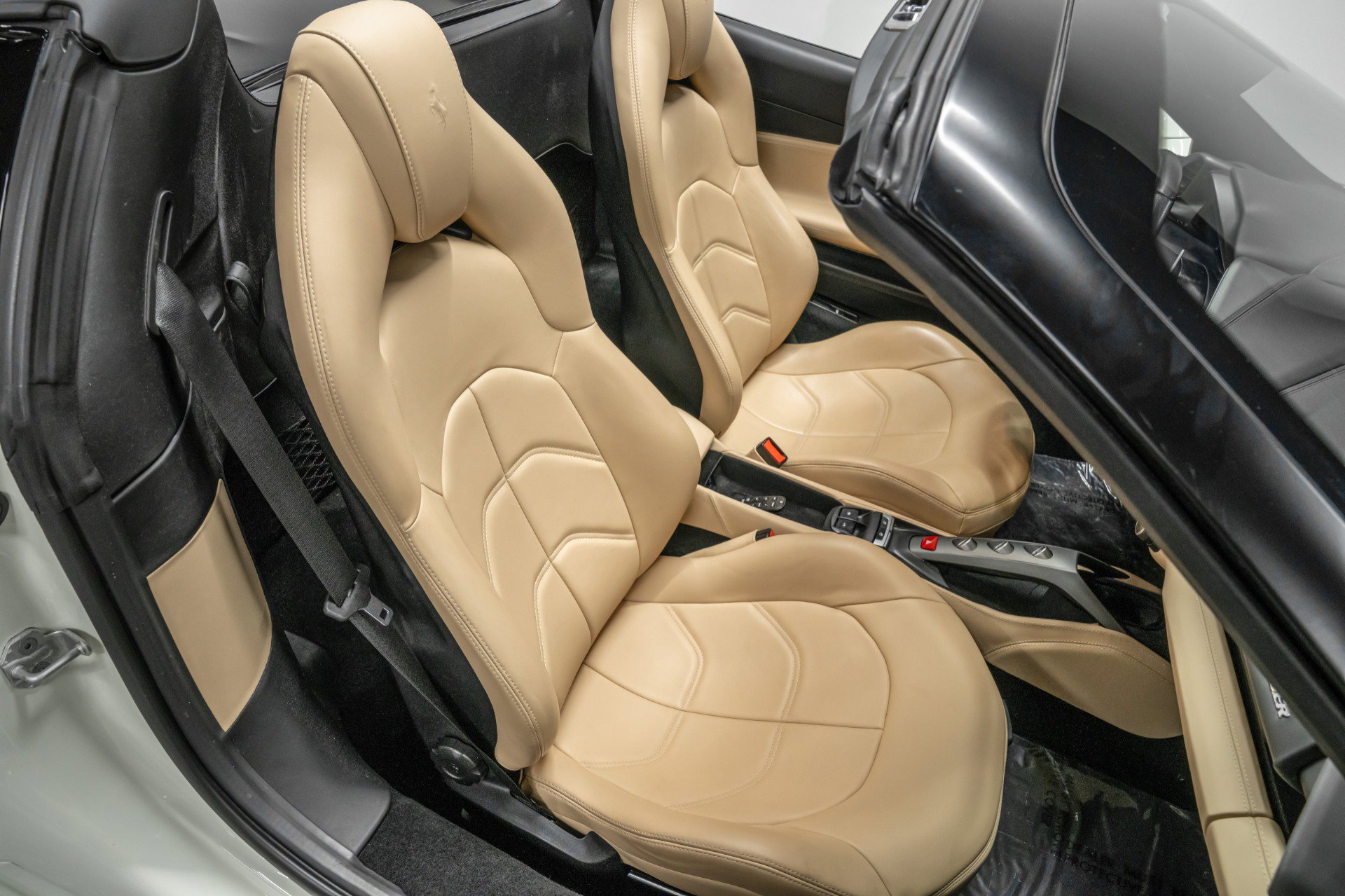 Used 2018 Ferrari 488 Spider image 24