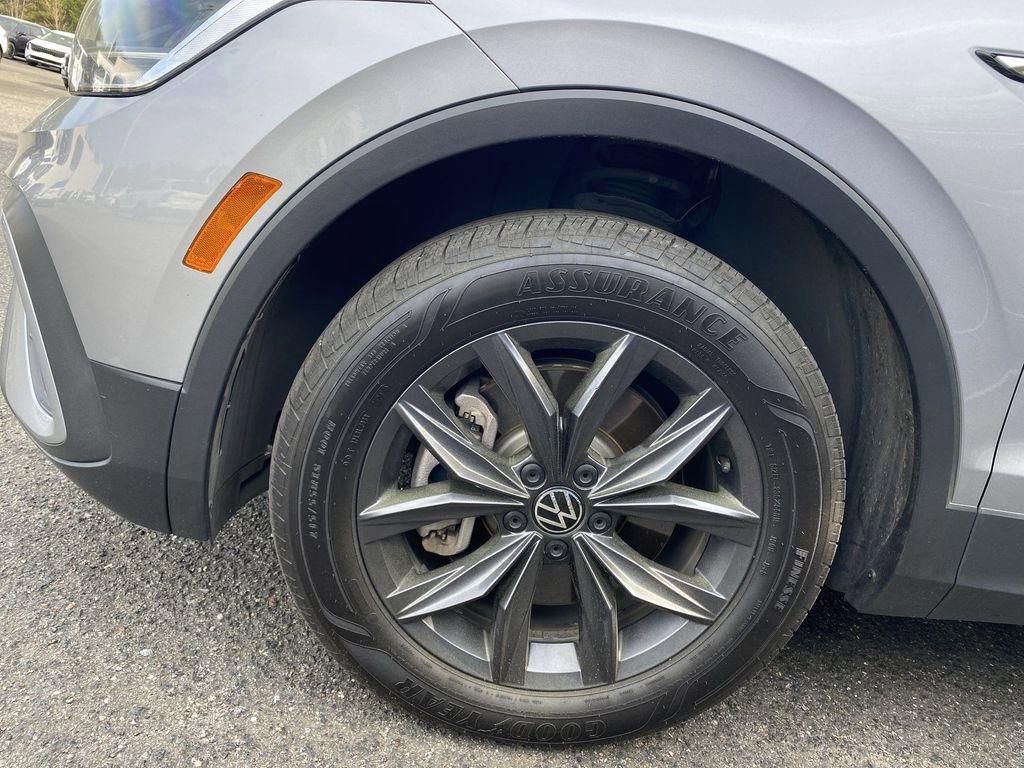 Used 2023 Volkswagen Tiguan SE image 12