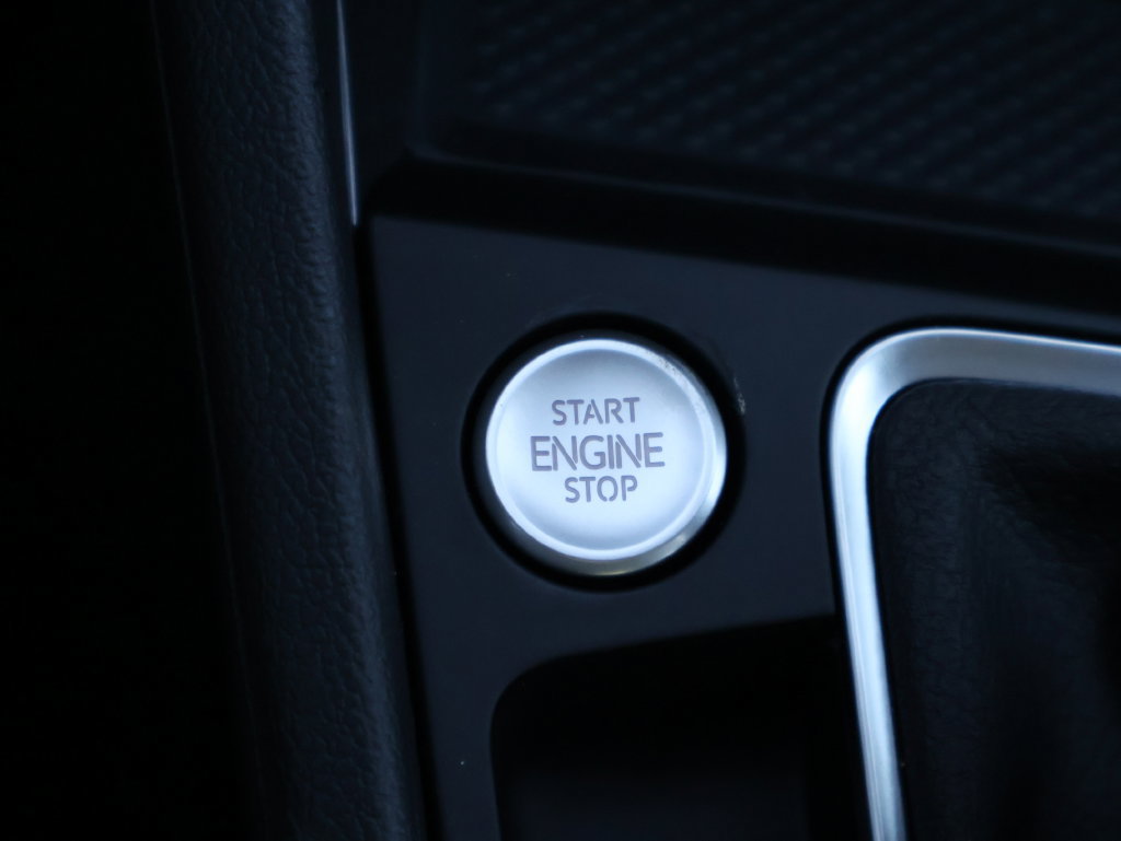 Used 2026 Volkswagen Jetta SE FWD image 18