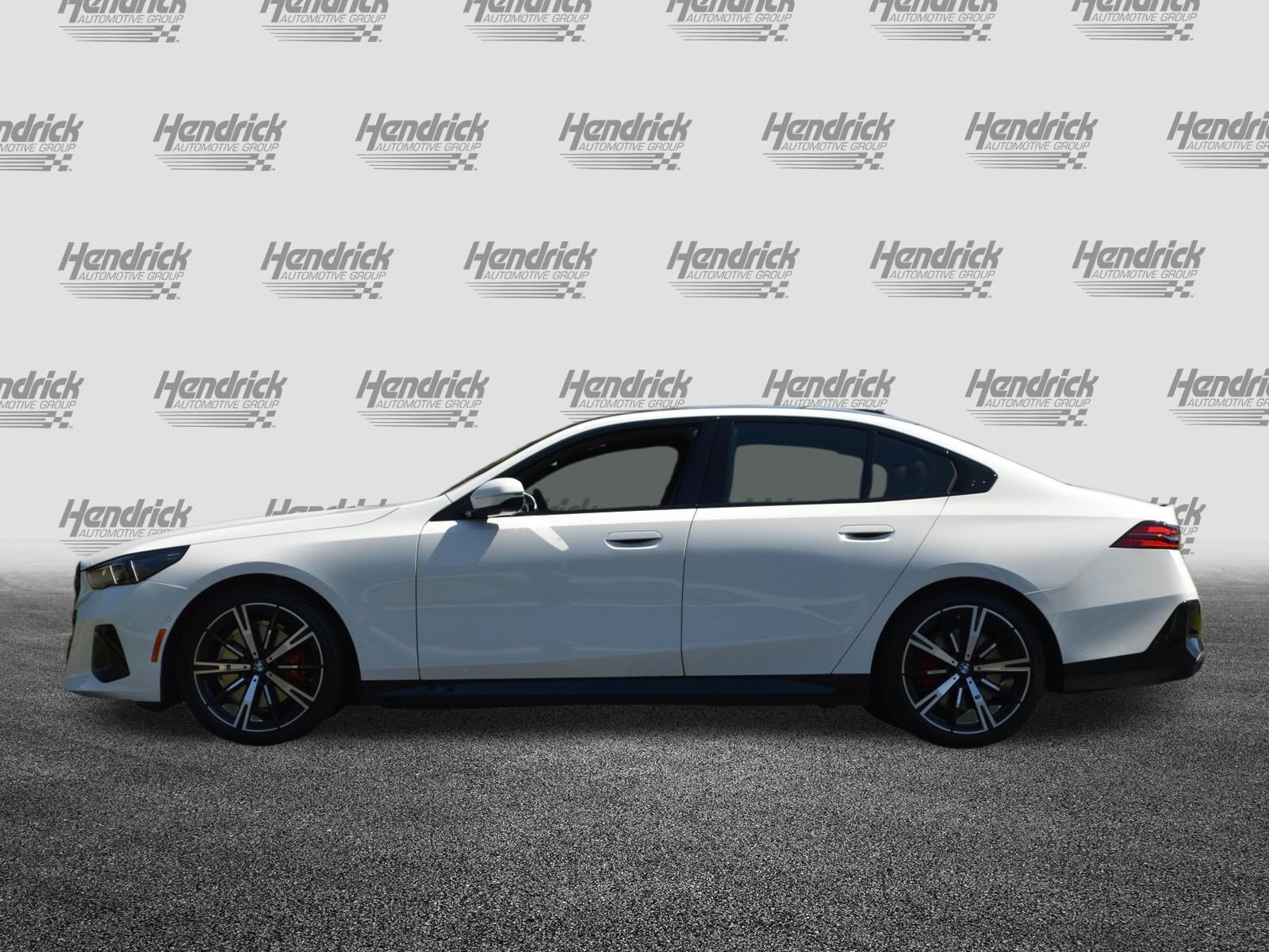 Certified 2026 BMW 530i xDrive w/ M Sport Package AWD/4WD image 8