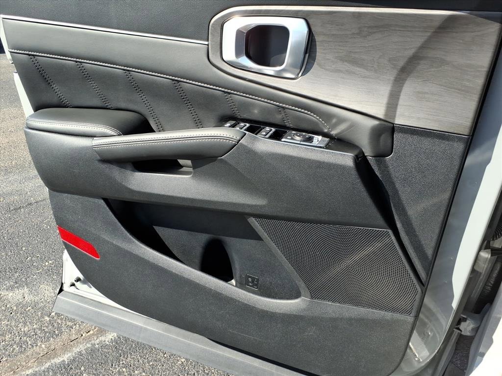 Used 2024 Kia Sorento SX image 15