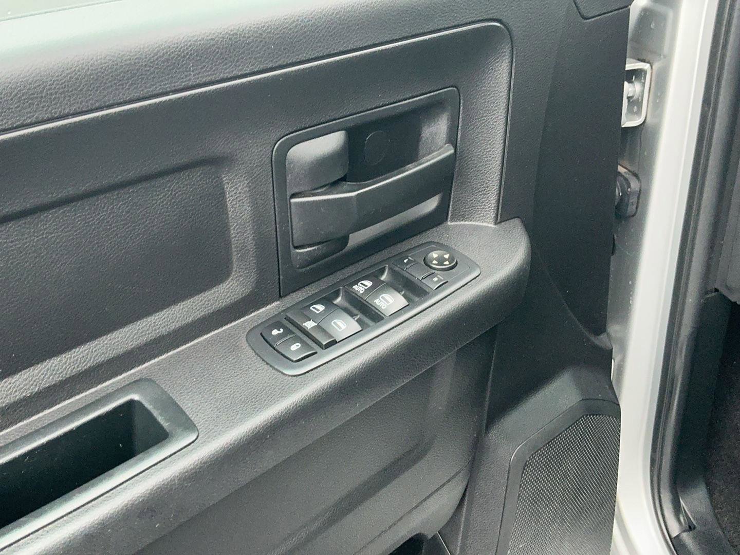 Used 2017 RAM 1500 Express image 14