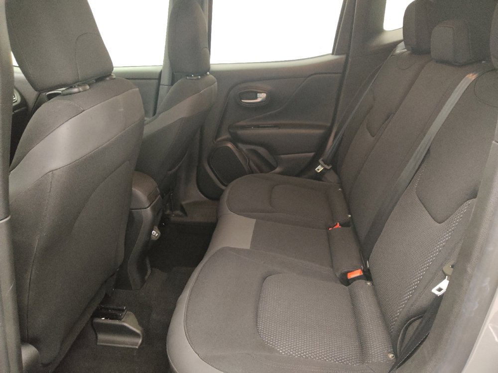 Used 2020 Jeep Renegade Altitude w/ UConnect 8.4 Nav Group image 18