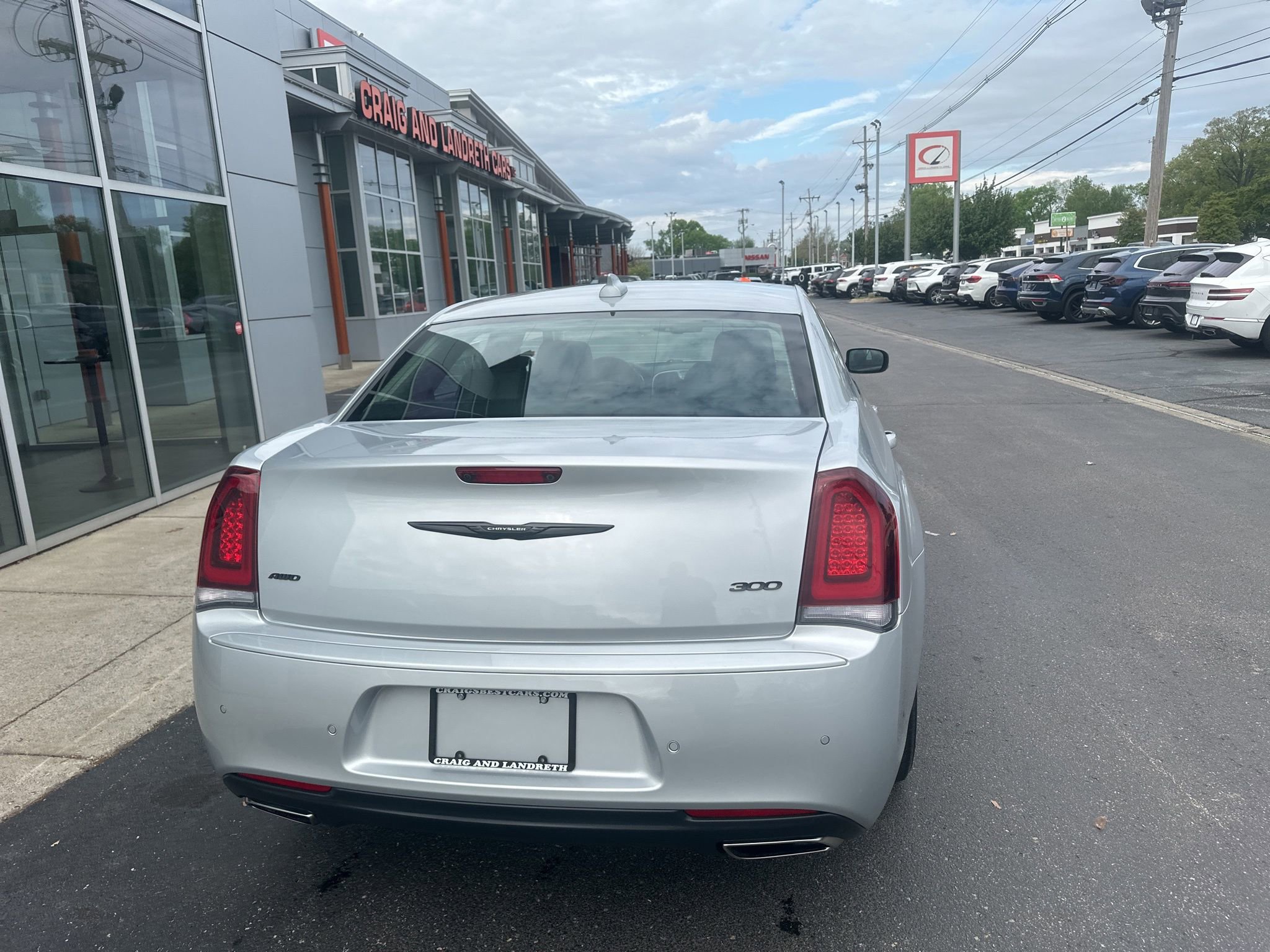 Used 2023 Chrysler 300 Touring L w/ Comfort Group AWD/4WD image 8