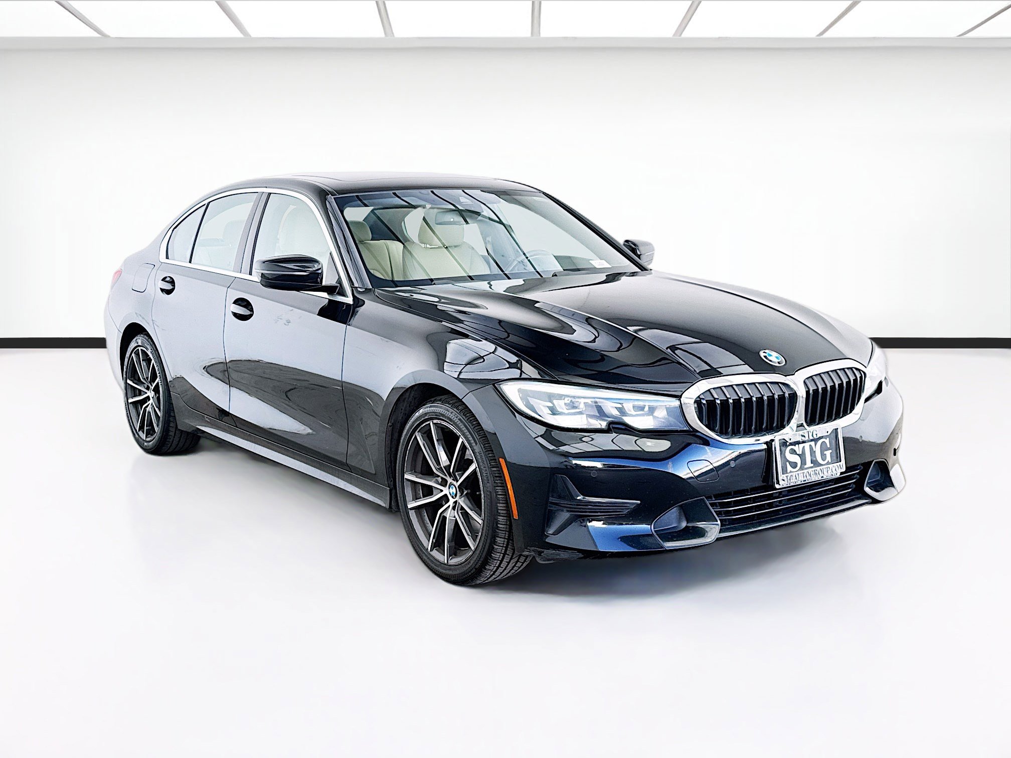Used 2020 BMW 330i Sedan w/ Driving Assistance Package image 3