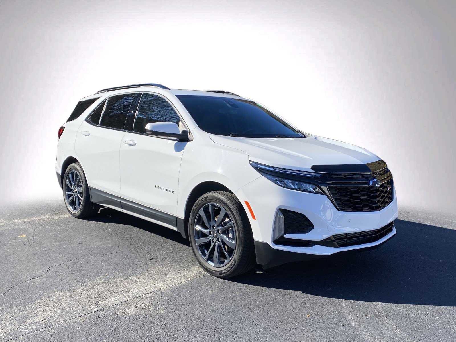 Used 2024 Chevrolet Equinox RS w/ RS Leather Package image 2