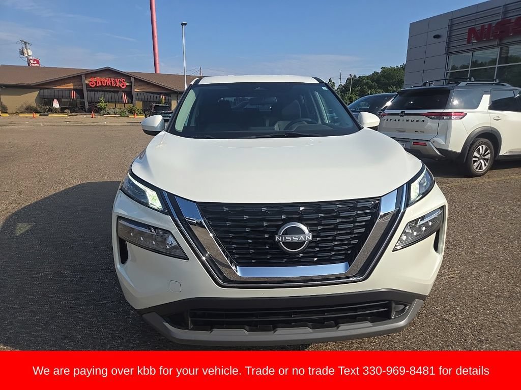 Used 2023 Nissan Rogue SV AWD/4WD image 2