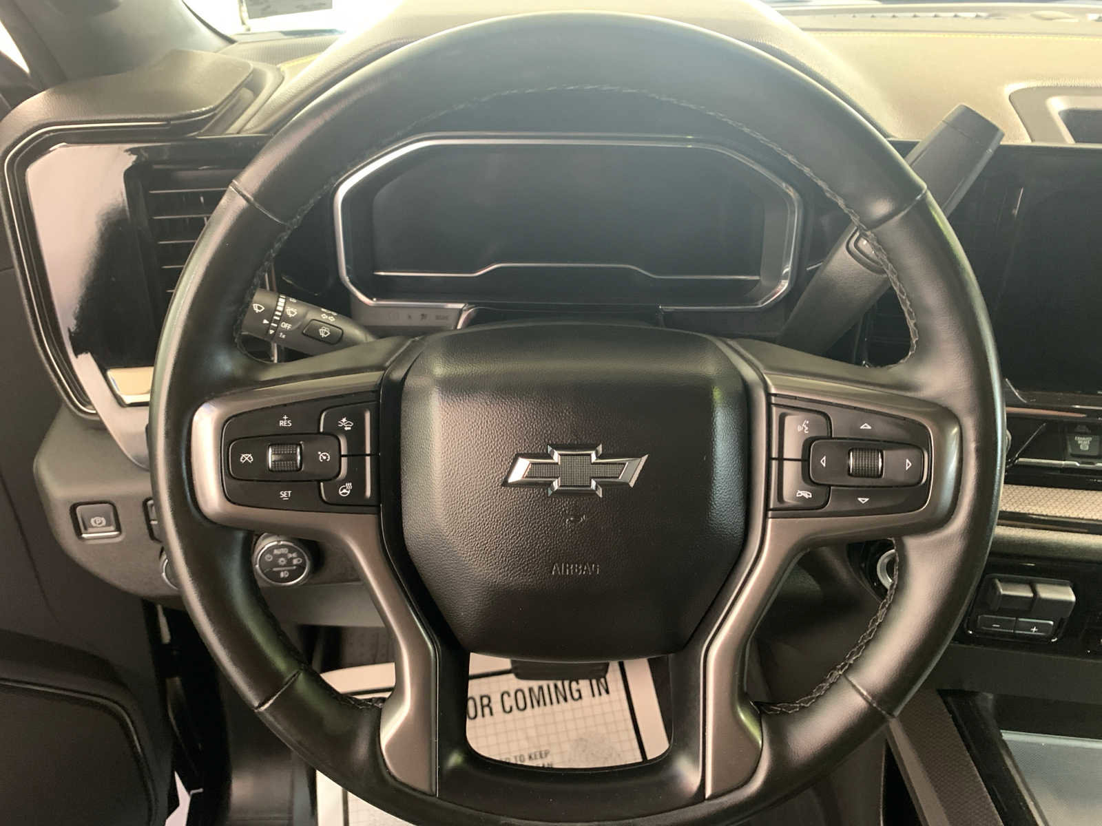 Used 2024 Chevrolet Silverado 2500 ZR2 w/ Technology Package image 9