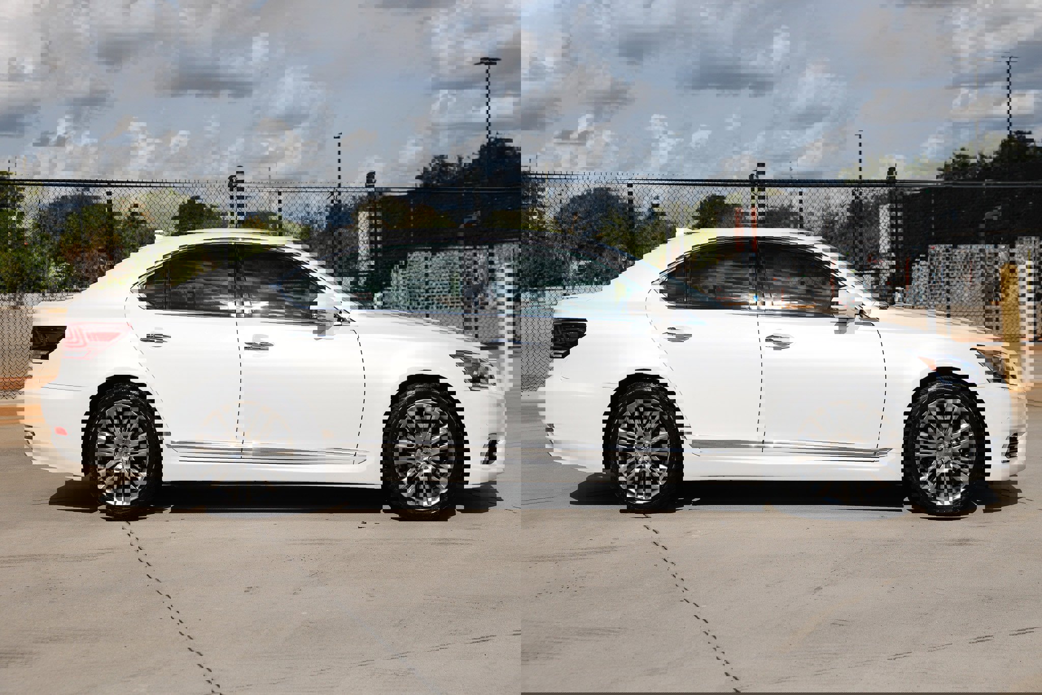 Used 2015 Lexus LS 460 image 18