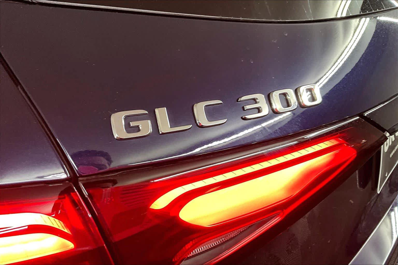 Used 2024 Mercedes-Benz GLC 300 4MATIC image 10
