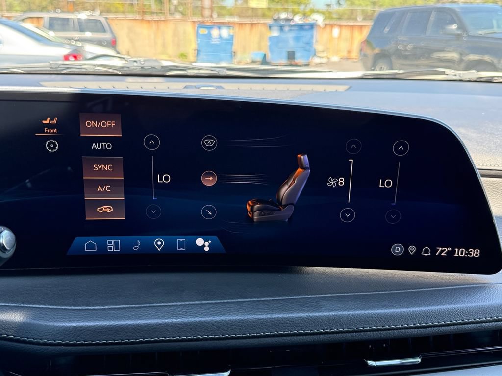 Used 2024 Cadillac XT4 Premium Luxury AWD/4WD image 16