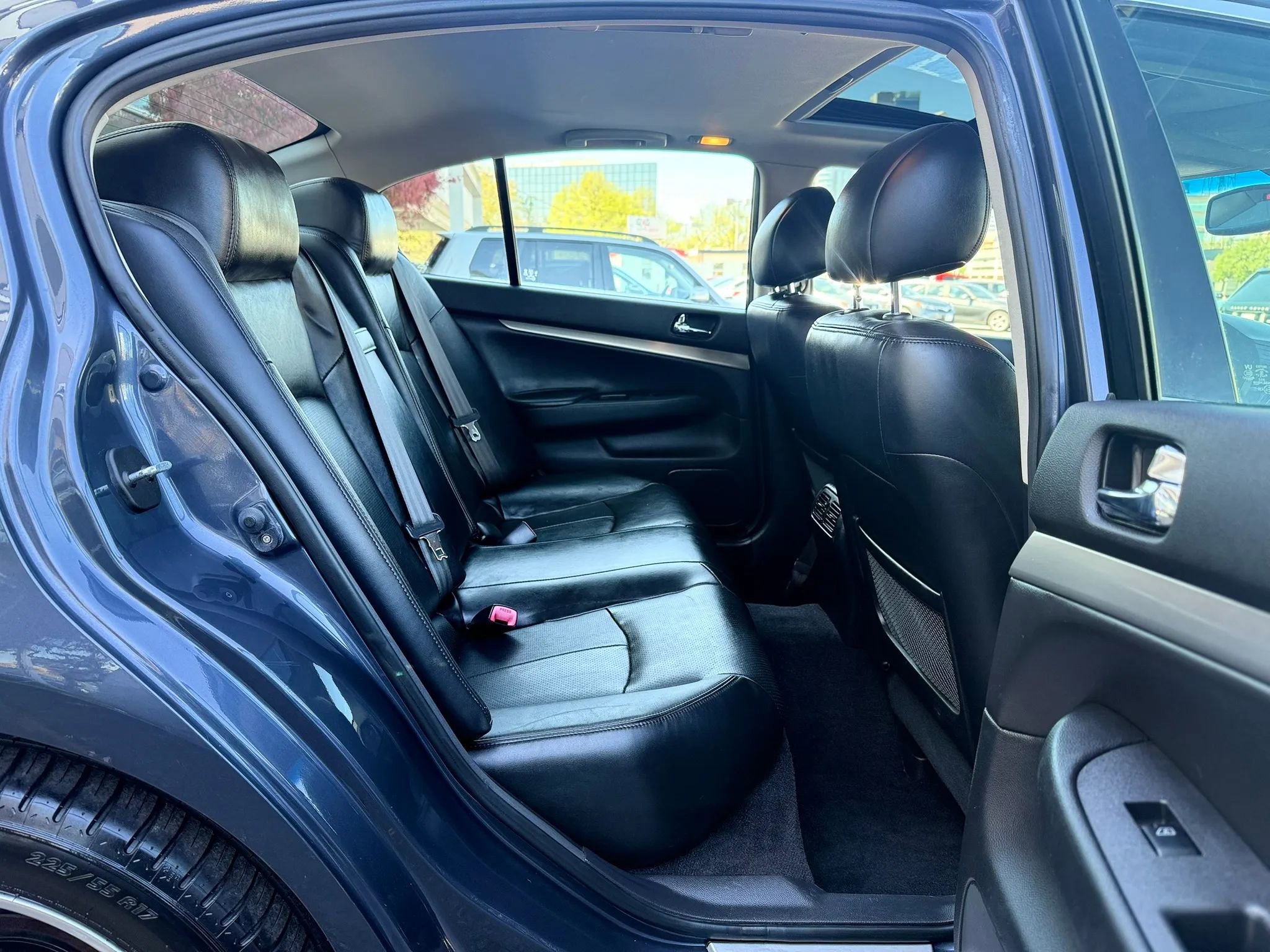 Used 2011 INFINITI G37 x Sedan w/ Premium Pkg image 31