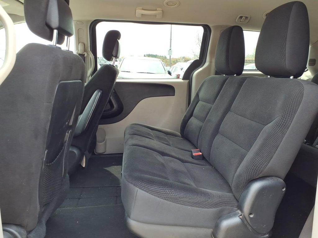 Used 2016 Dodge Grand Caravan SE w/ Quick Order Package 29E SE FWD image 10