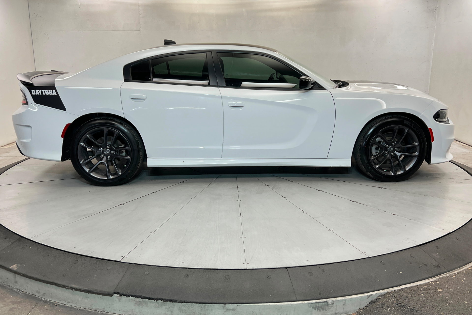 Used 2023 Dodge Charger R/T w/ Daytona Edition Group RWD image 6