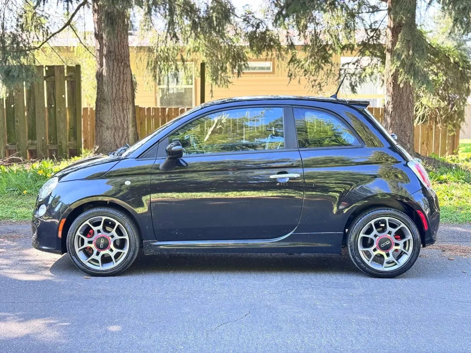 Used 2013 FIAT 500 Sport FWD image 2