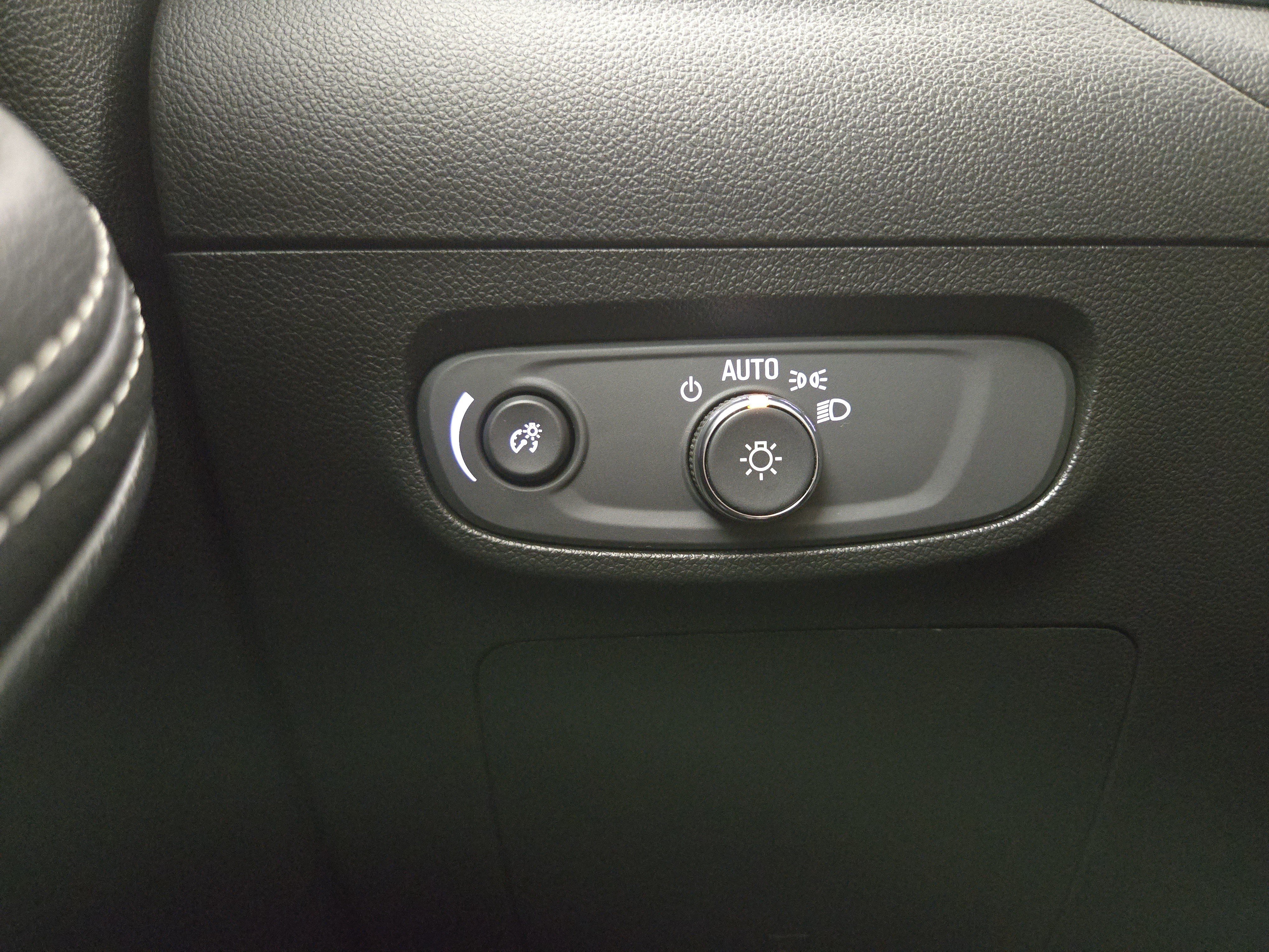 Used 2024 Buick Encore GX Sport Touring w/ Comfort Package FWD image 23