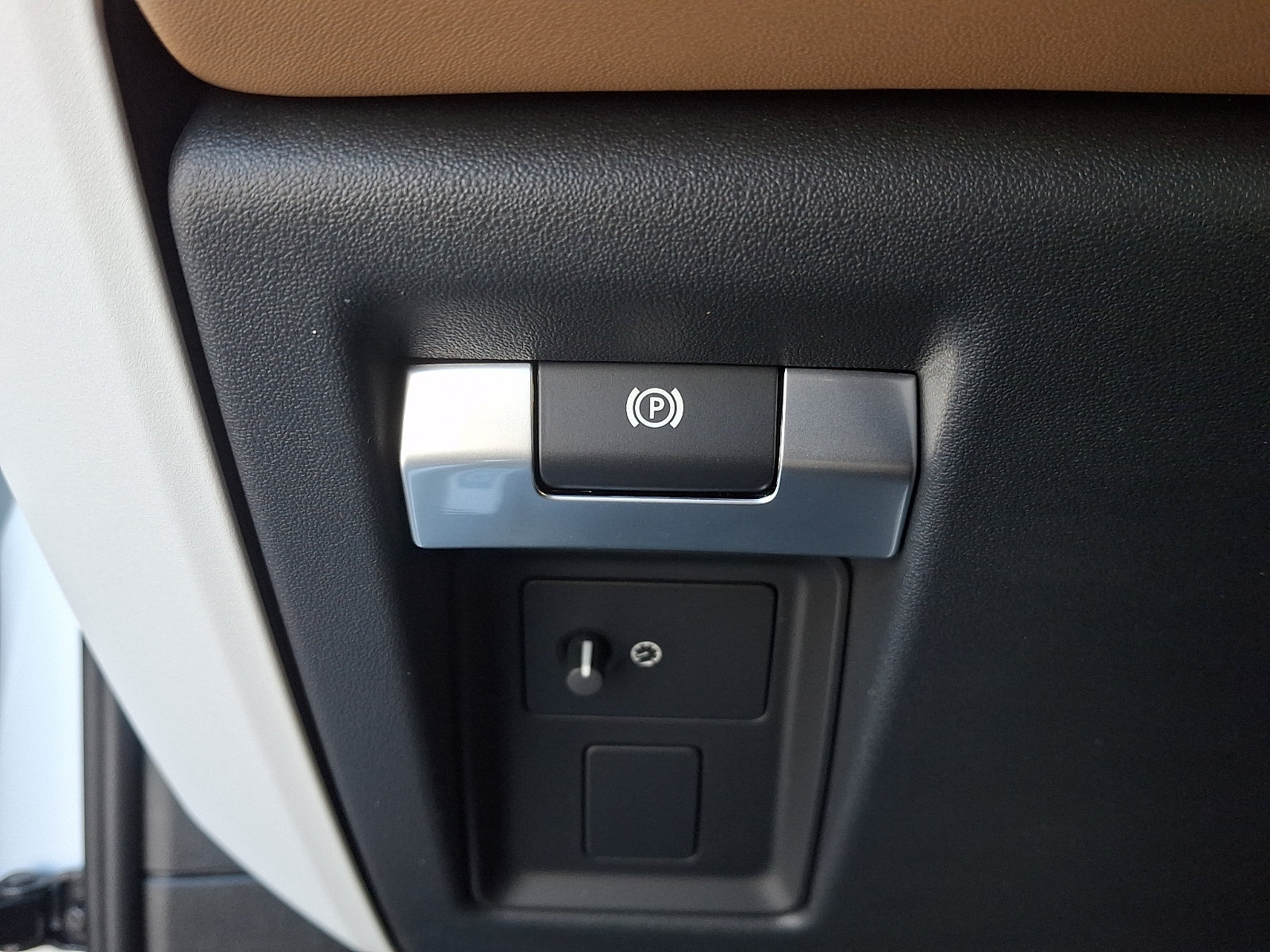 New 2026 Land Rover Defender 110 X-Dynamic SE AWD/4WD image 19