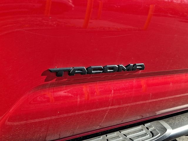 Used 2020 Toyota Tacoma TRD Sport AWD/4WD image 4