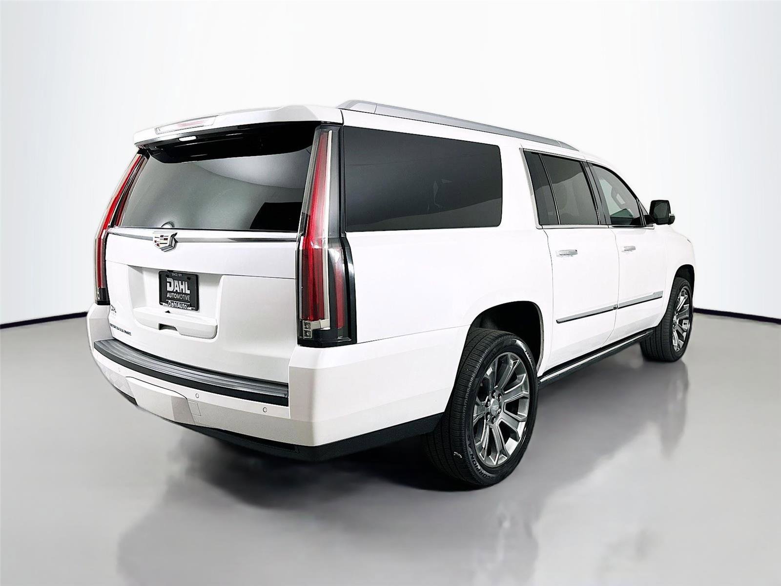 Used 2016 Cadillac Escalade ESV Premium AWD/4WD image 13