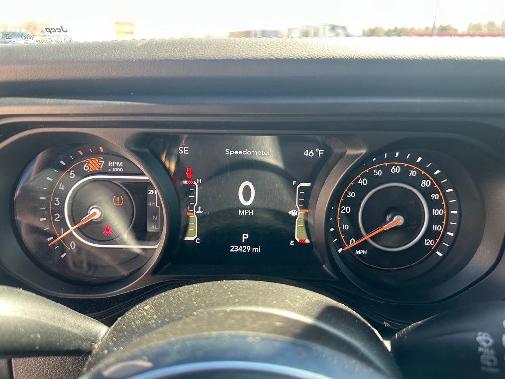 Used 2024 Jeep Wrangler Sahara w/ Technology Group image 15