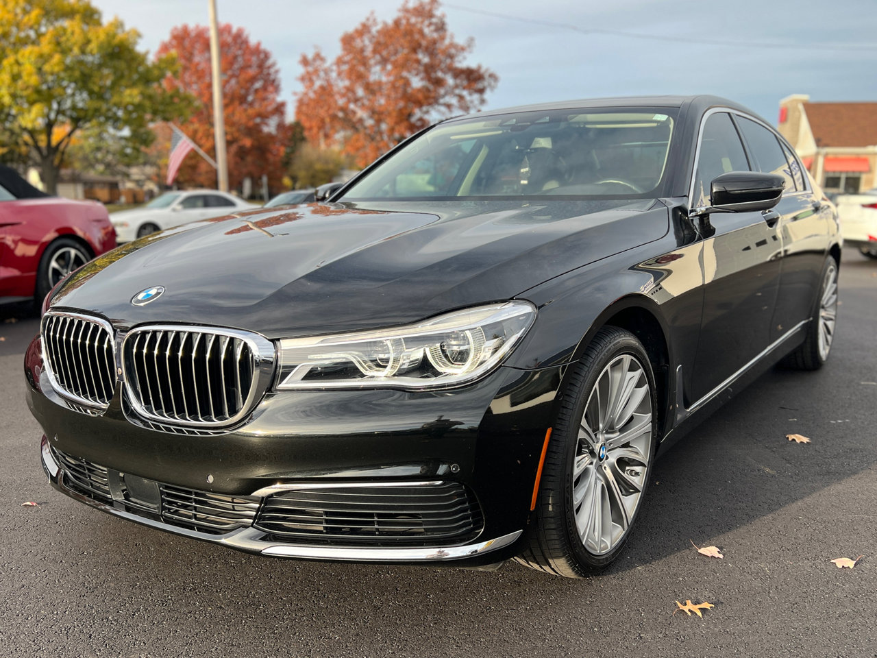 Used 2019 BMW 750i w/ Executive Package image 3