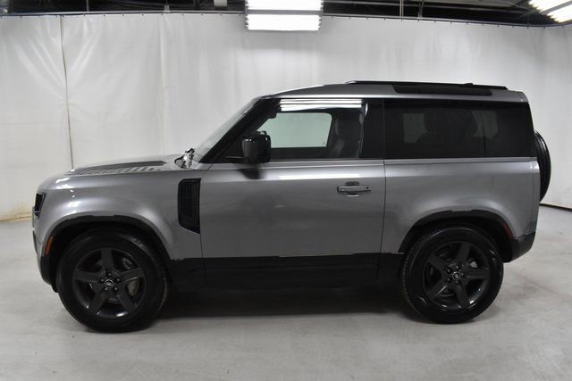 Used 2024 Land Rover Defender 90 X-Dynamic SE image 8