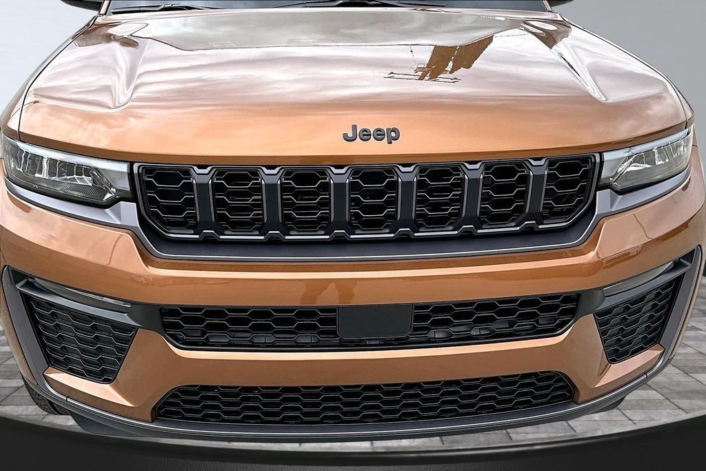 New 2026 Jeep Grand Cherokee Limited w/ Limited Altitude Package AWD/4WD image 29