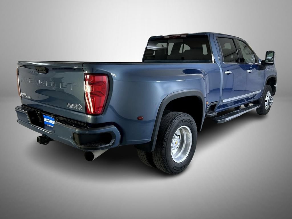 Used 2026 Chevrolet Silverado 3500 High Country w/ Technology Package AWD/4WD image 5