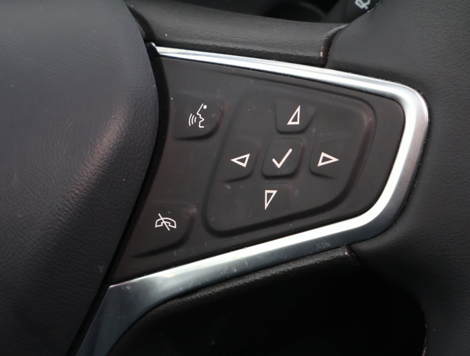 Used 2023 Chevrolet Equinox LT FWD image 24