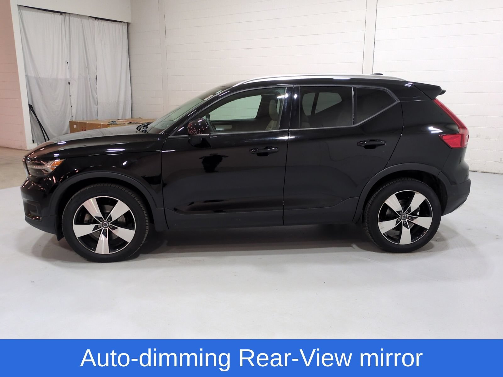 Used 2022 Volvo XC40 T5 Momentum w/ Premium Package AWD/4WD image 7