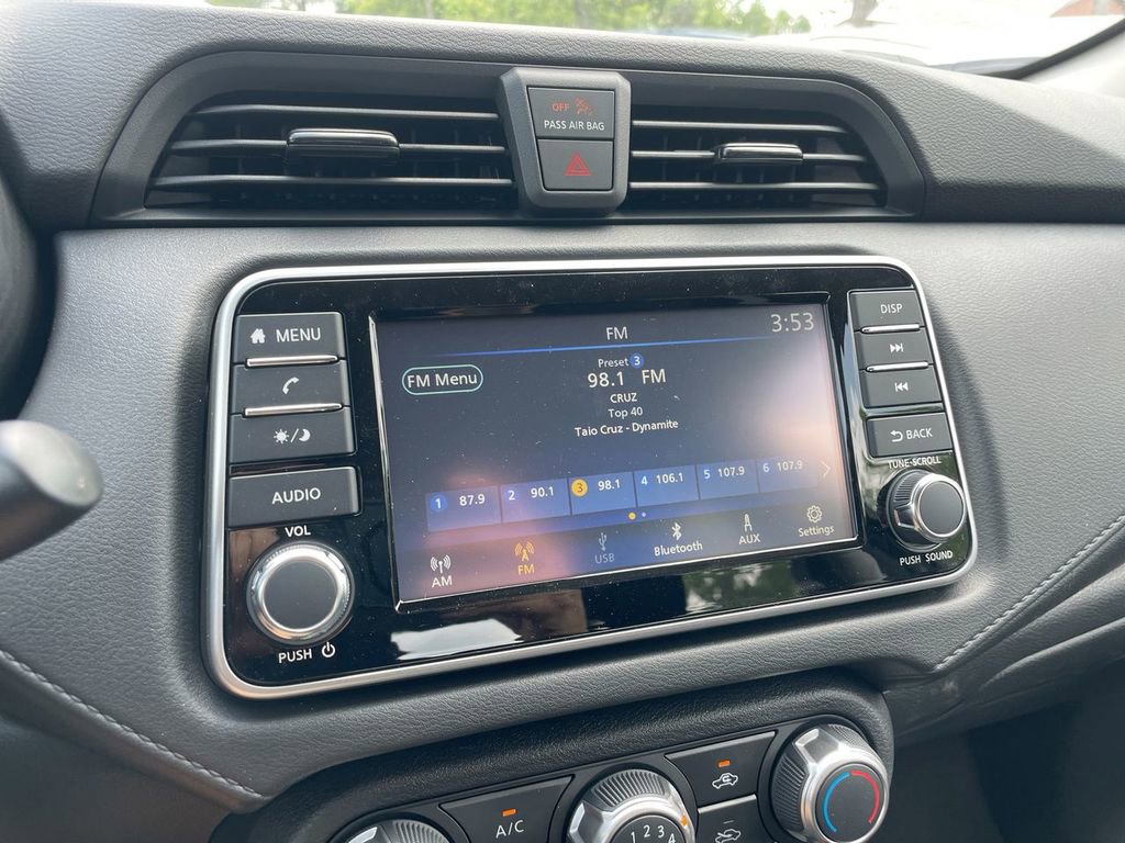 Used 2025 Nissan Versa S w/ Trunk Package image 24