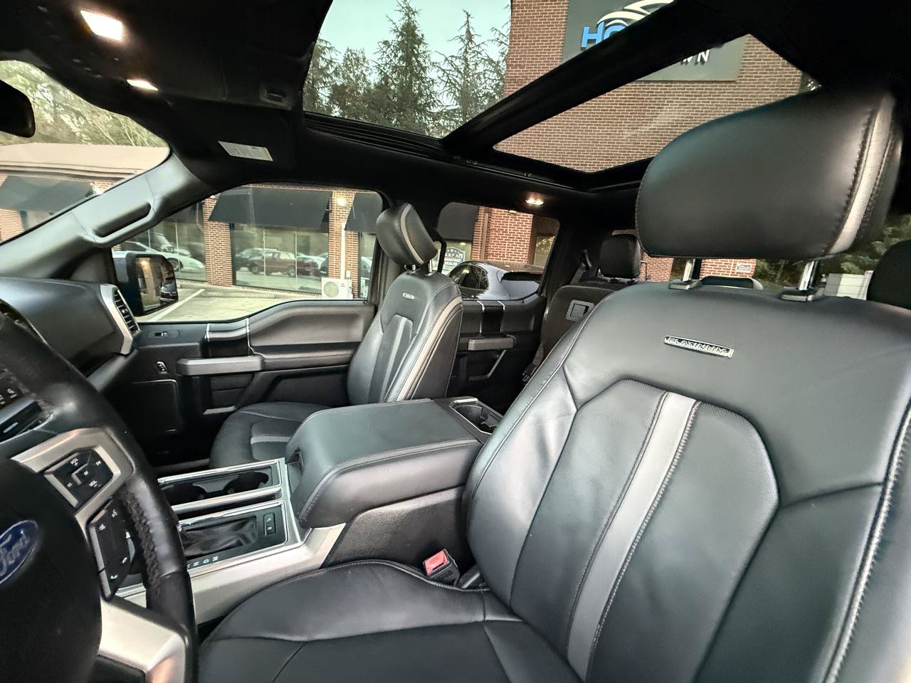 Used 2018 Ford F150 Platinum w/ Equipment Group 701A Luxury AWD/4WD image 30
