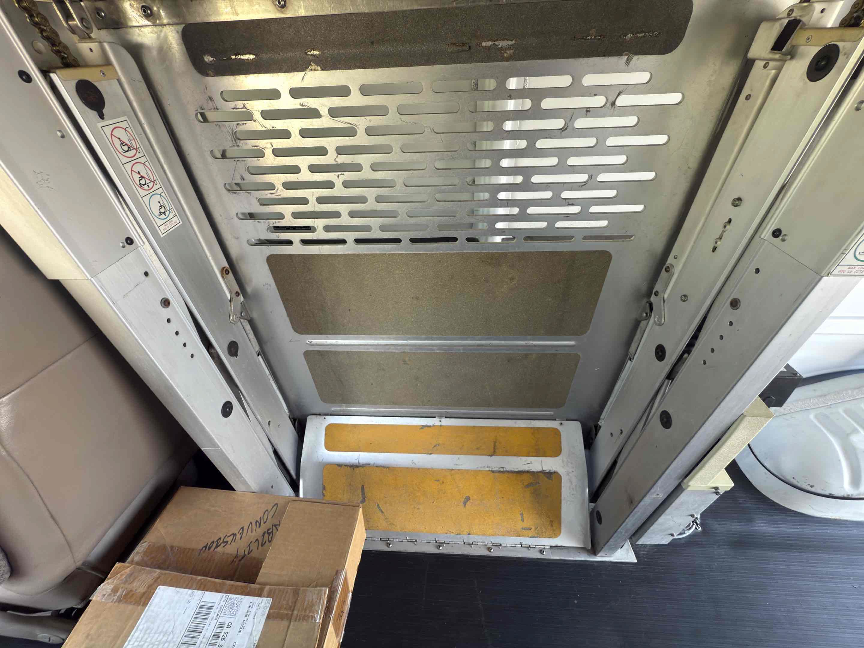 Used 2001 Chevrolet Express 3500 w/ Convenience Pkg 1 RWD image 47