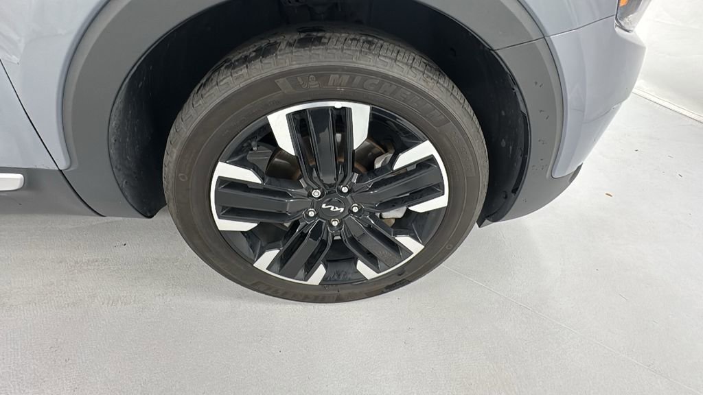 Used 2023 Kia Telluride SX image 9