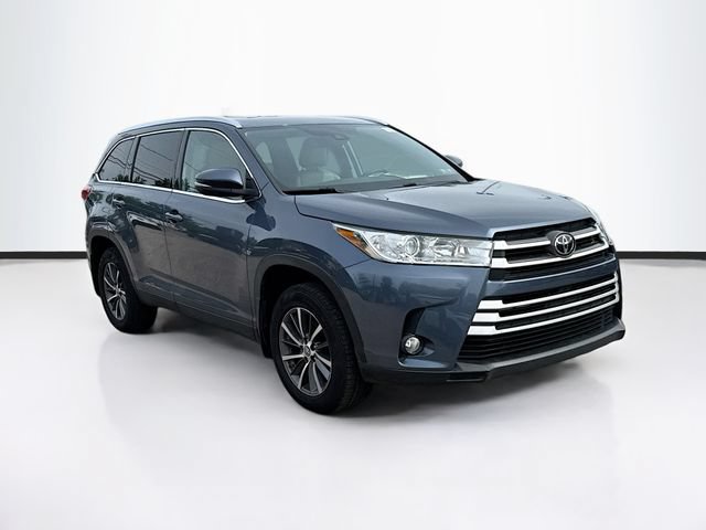 Used 2019 Toyota Highlander XLE AWD/4WD image 1