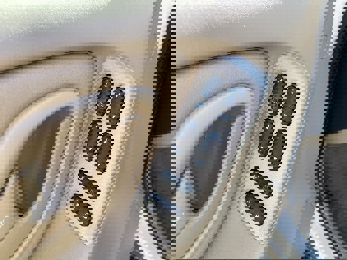 Used 2003 MAZDA Tribute ES image 20