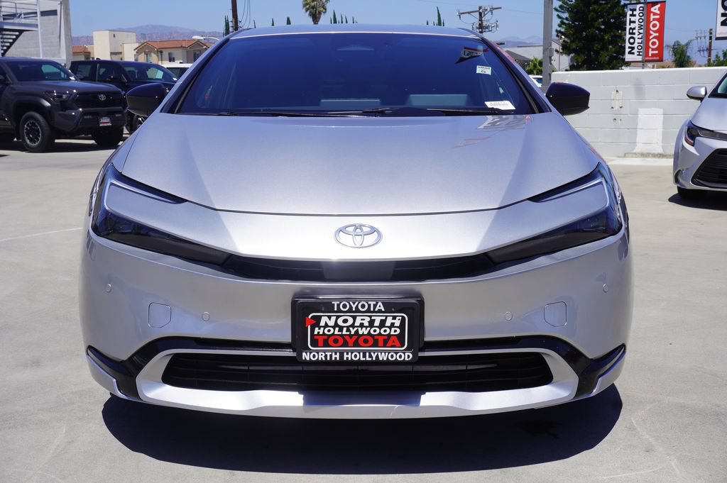 Used 2023 Toyota Prius Prime FWD image 3