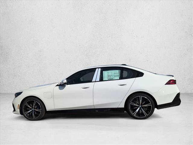 New 2027 BMW 550e xDrive w/ Premium Package AWD/4WD image 5