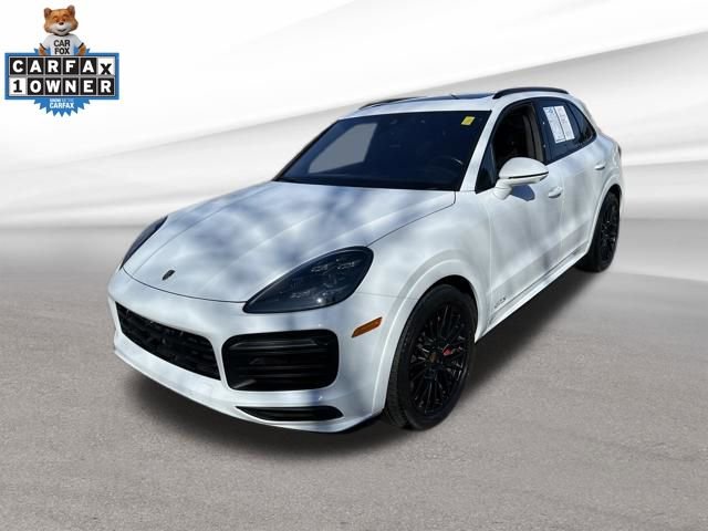 Used 2023 Porsche Cayenne GTS image 3