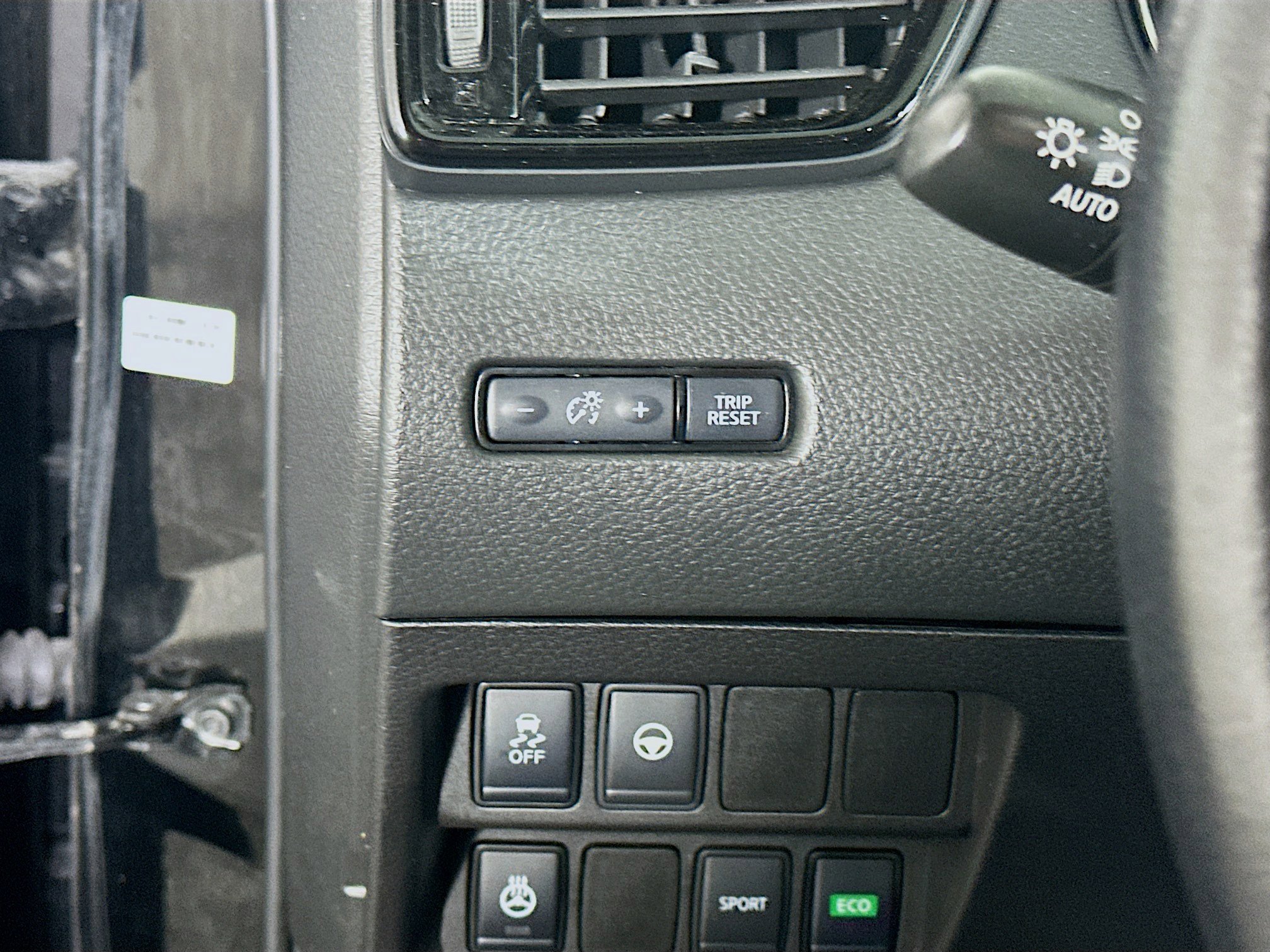 Used 2021 Nissan Rogue Sport SL w/ Premium Package image 16