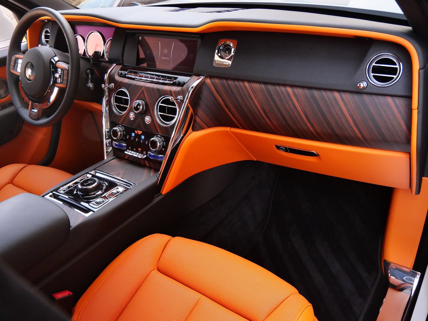 Certified 2024 Rolls-Royce Cullinan AWD/4WD image 18