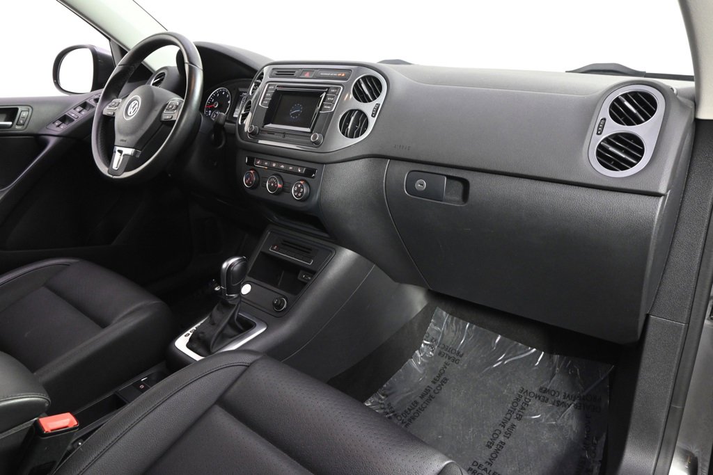 Used 2016 Volkswagen Tiguan S image 15
