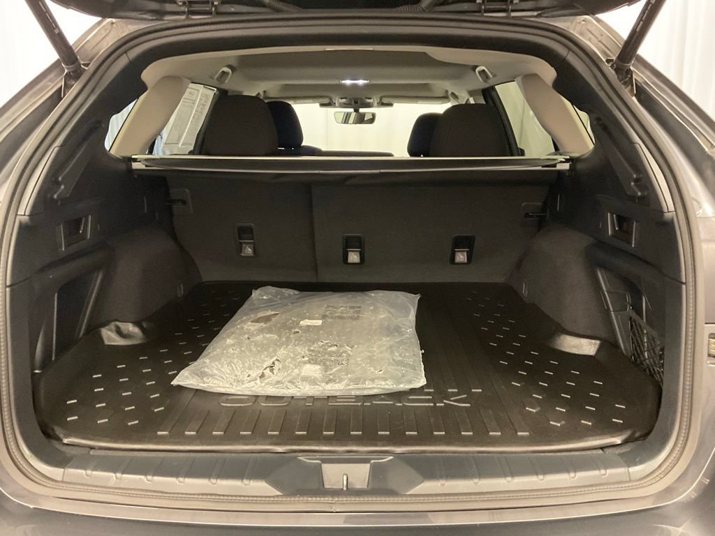 Used 2024 Subaru Outback Premium AWD/4WD image 39