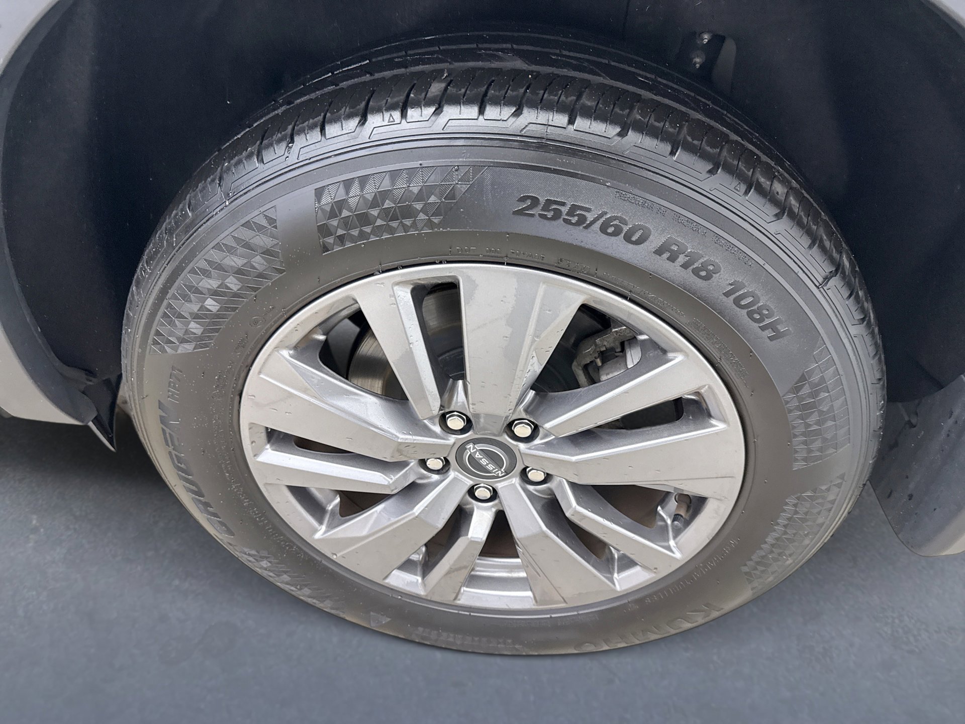 Used 2024 Nissan Pathfinder S image 21