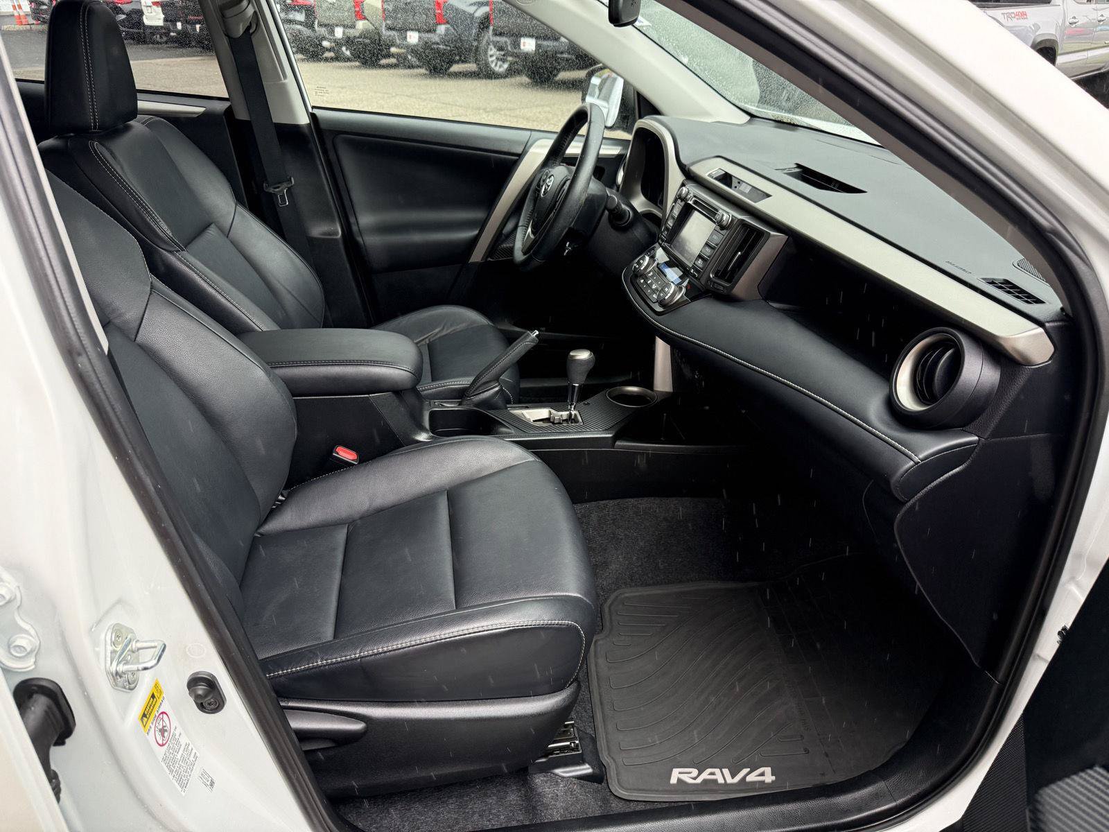 Used 2014 Toyota RAV4 Limited AWD/4WD image 19