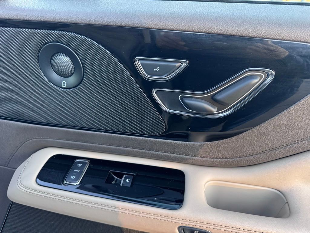 Used 2023 Lincoln Aviator Reserve w/ Equipment Group 201A image 26