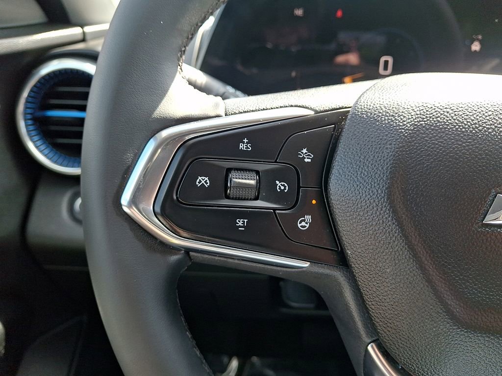 Certified 2024 Chevrolet Trax LT w/ Sunroof Package FWD image 22