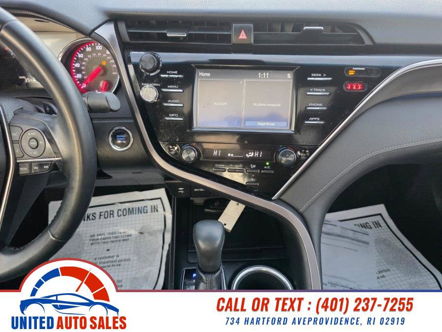 Used 2018 Toyota Camry XSE image 15