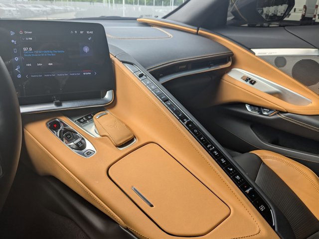 Used 2025 Chevrolet Corvette Stingray Preferred Cpe w/ Z51 Performance Package RWD image 14