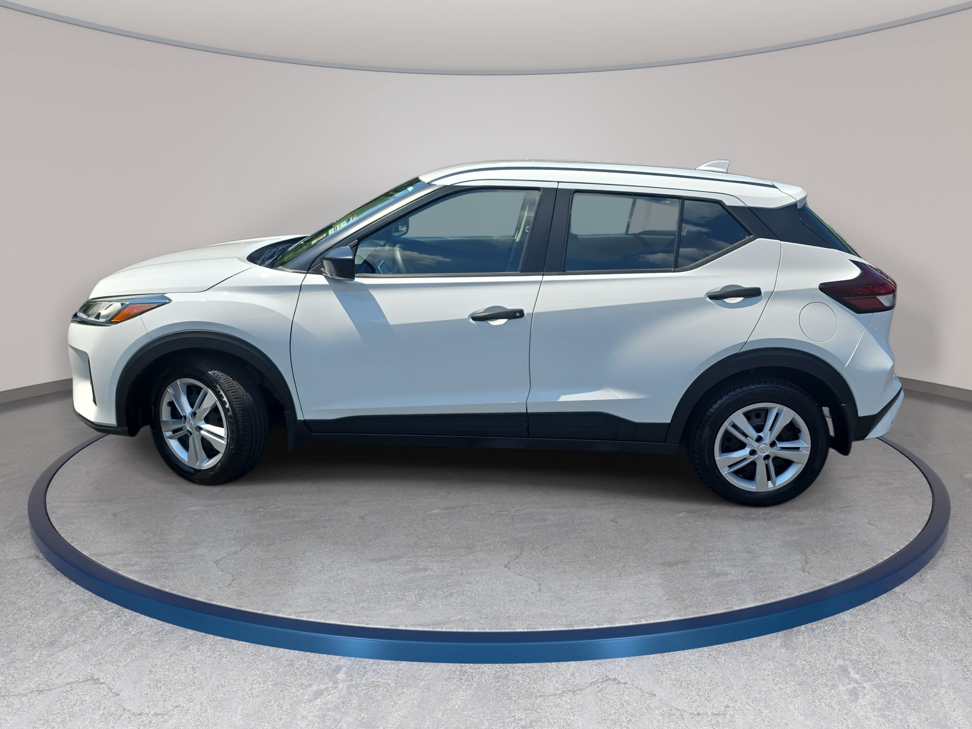 Used 2025 Nissan Kicks Play S FWD image 8